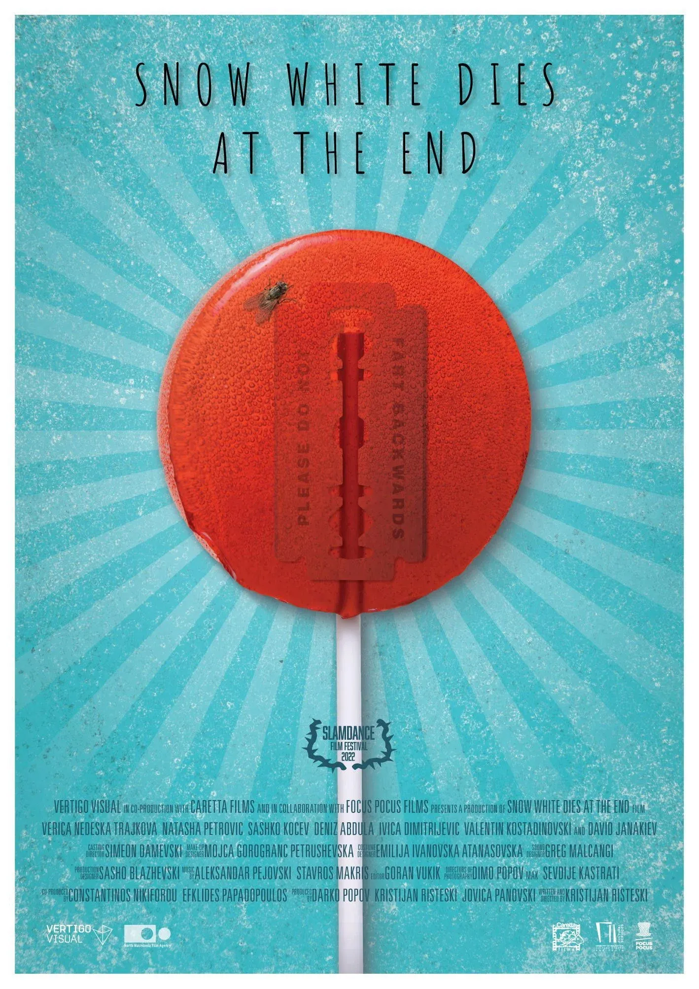 Постер фильма Белоснежка в конце умирает