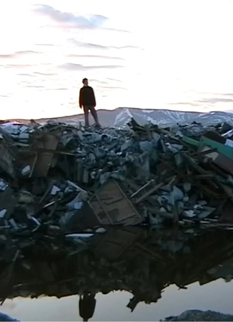 Постер фильма Шел человек взял и упал