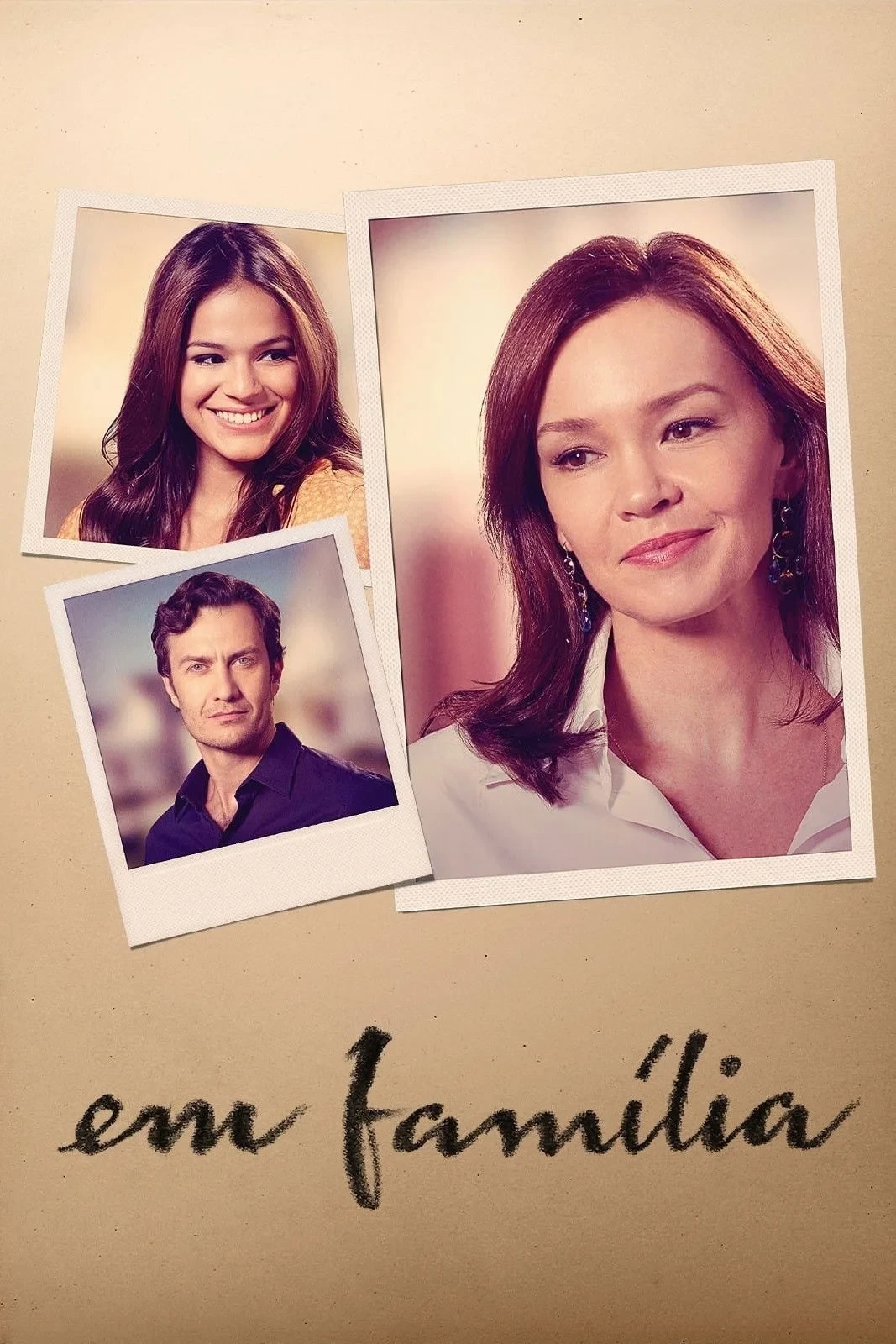 Постер сериалаВ семье